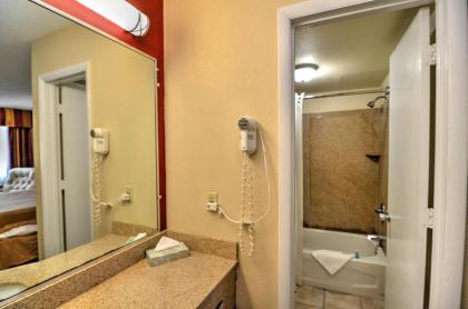 Sunset Inn - image 12