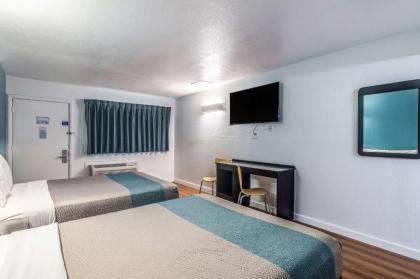 Trade Wind Motel - image 12