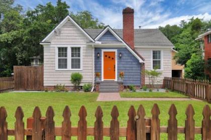 Contemporary Bungalow   2 blocks from San marco Square Jacksonville Florida