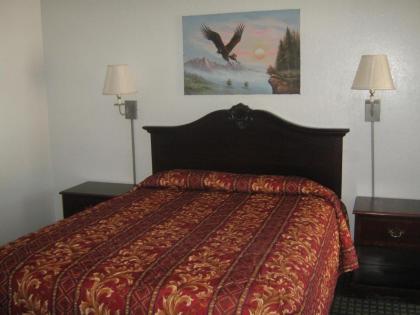 Jamestown Railtown Motel - image 12