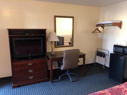 Jamestown Railtown Motel - image 2