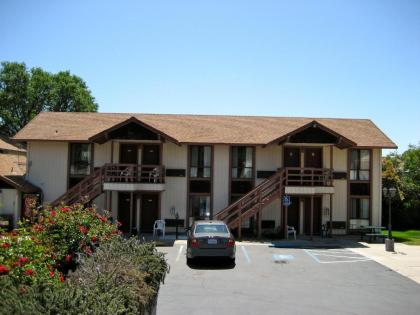 Jamestown Railtown Motel - image 5
