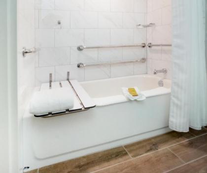 Doubletree By Hilton Jamestown Ny - image 14