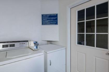 Days Inn by Wyndham Jamestown - image 4