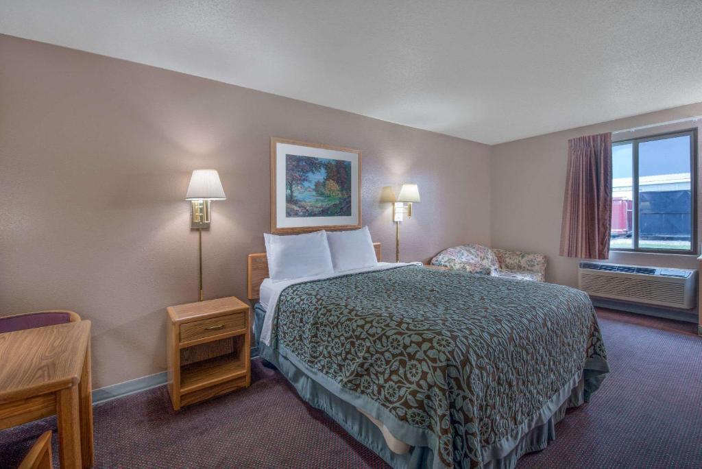 Days Inn by Wyndham Jamestown - image 5