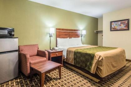 Econo Lodge - image 7