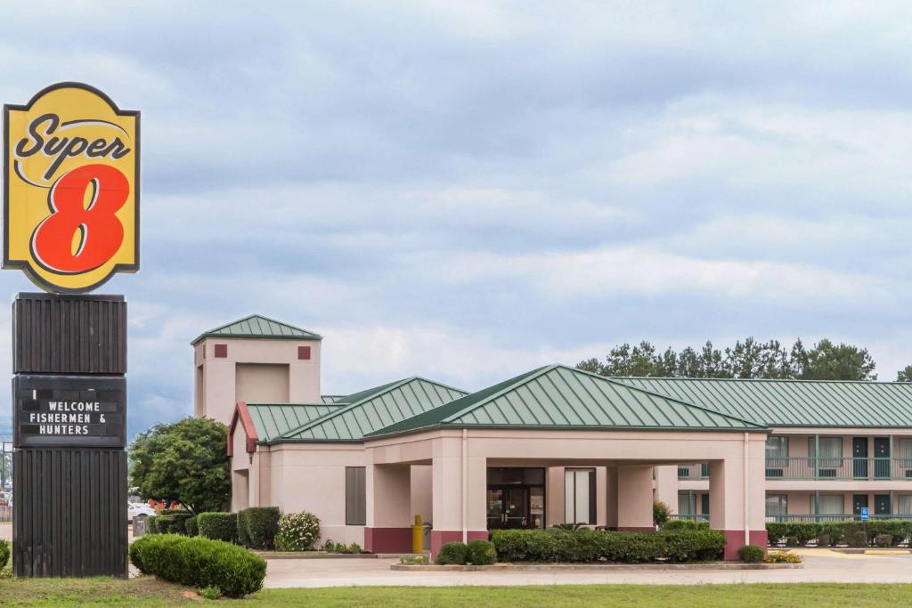 Super 8 by Wyndham Jasper TX - main image