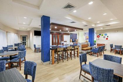 Holiday Inn Express Hotel and Suites Jasper - image 12
