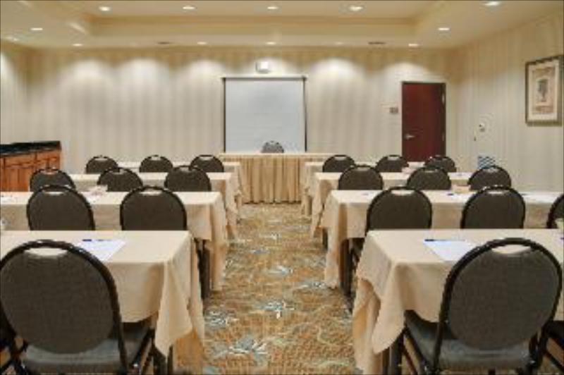 Holiday Inn Express Hotel and Suites Jasper - image 3