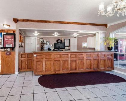 Econo Lodge Jasper - image 14