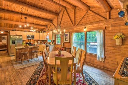 Cozy Jasper Cabin Walk to On-Site Waterfall! - image 3