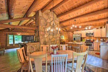 Cozy Jasper Cabin Walk to On-Site Waterfall! - image 4