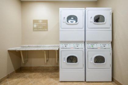 Candlewood Suites Jefferson City - image 21