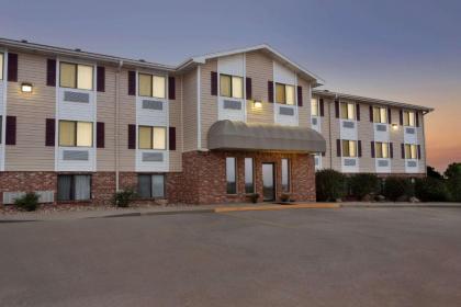 Travelodge by Wyndham Jefferson City - image 3