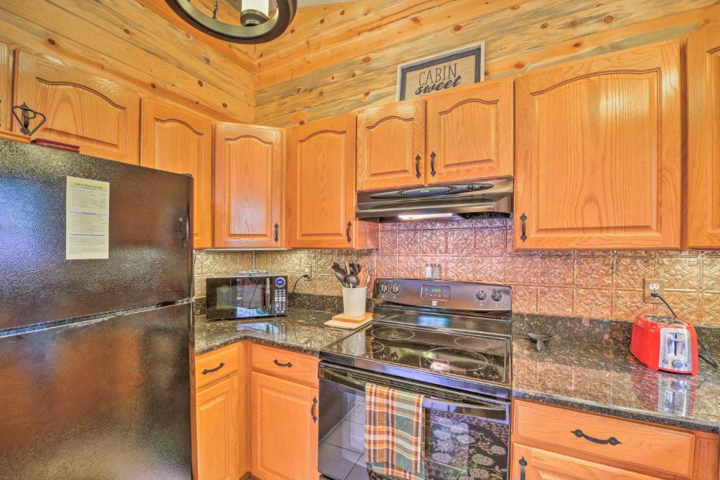 Serene Cabin on 3 Wooded Acres-20 Min to Fairplay - image 2