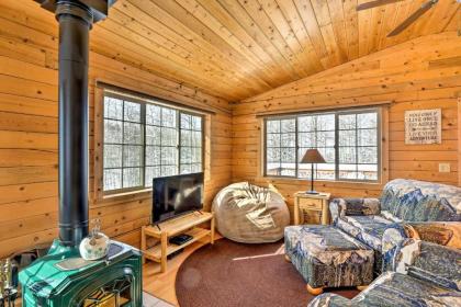 Como Getaway with Large Deck Hike and Fish Nearby - image 13