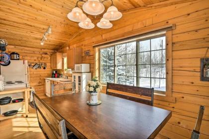 Como Getaway with Large Deck Hike and Fish Nearby - image 2