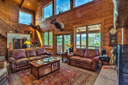 The Greisen Highlands Lodge Home with Amazing Views & Hot Tub