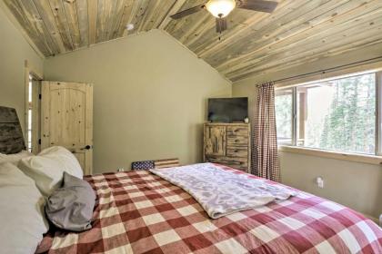 Large Cabin with Mtn Views Near Jefferson Lake! - image 8