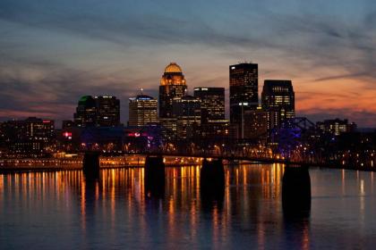 Sheraton Louisville Riverside Hotel - image 10