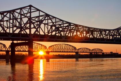Sheraton Louisville Riverside Hotel - image 11