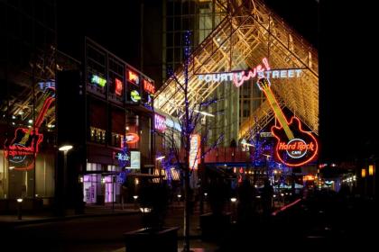 Sheraton Louisville Riverside Hotel - image 3