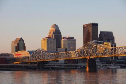 Sheraton Louisville Riverside Hotel - image 5