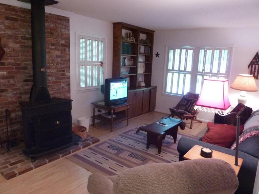 AMERICAN PIE by Jekyll Realty - main image