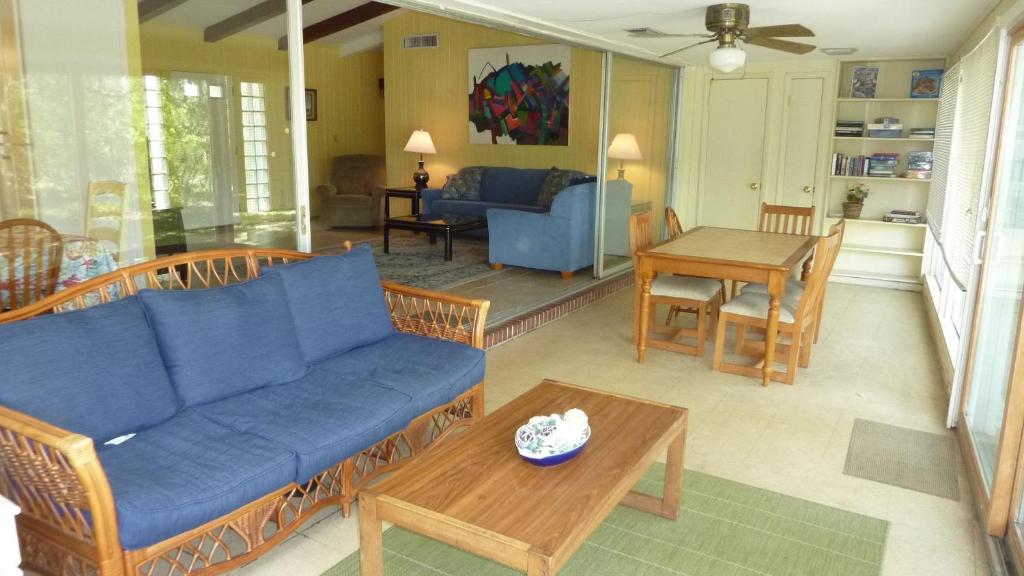 COTTAGE BY THE SEA - Unit A by Jekyll Realty - image 4