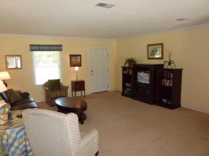 LYONS DEN by Jekyll Realty - image 15