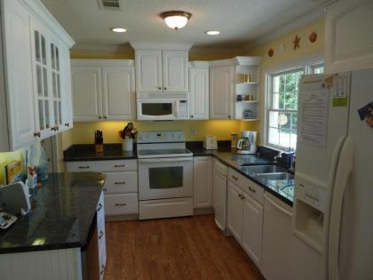 LYONS DEN by Jekyll Realty - image 3