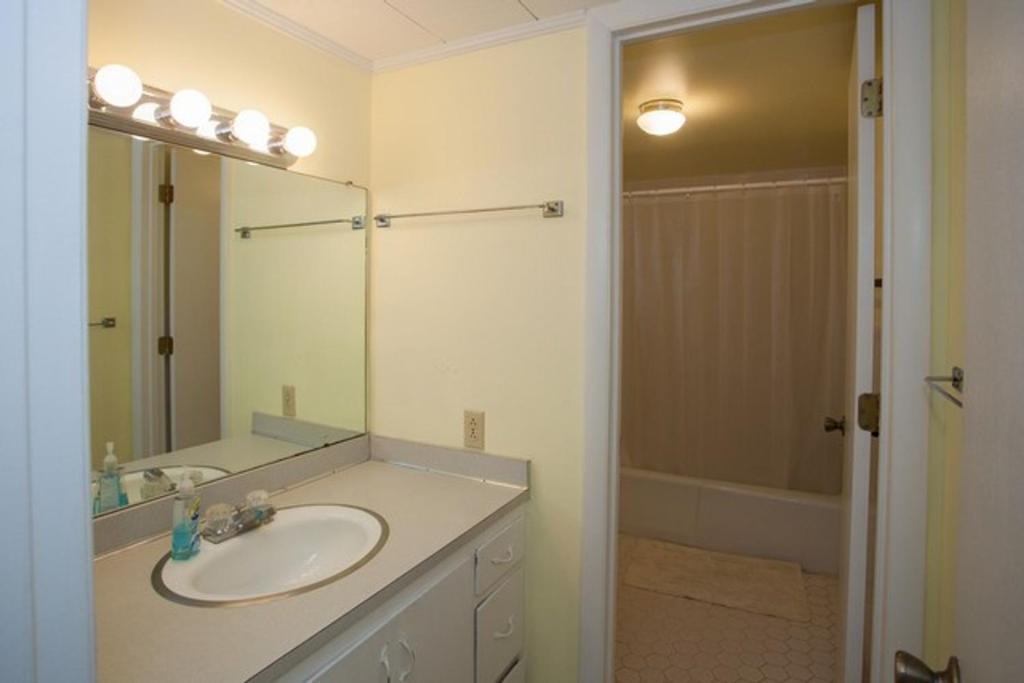 SEA COTTAGE APARTMENT by Jekyll Realty - image 2