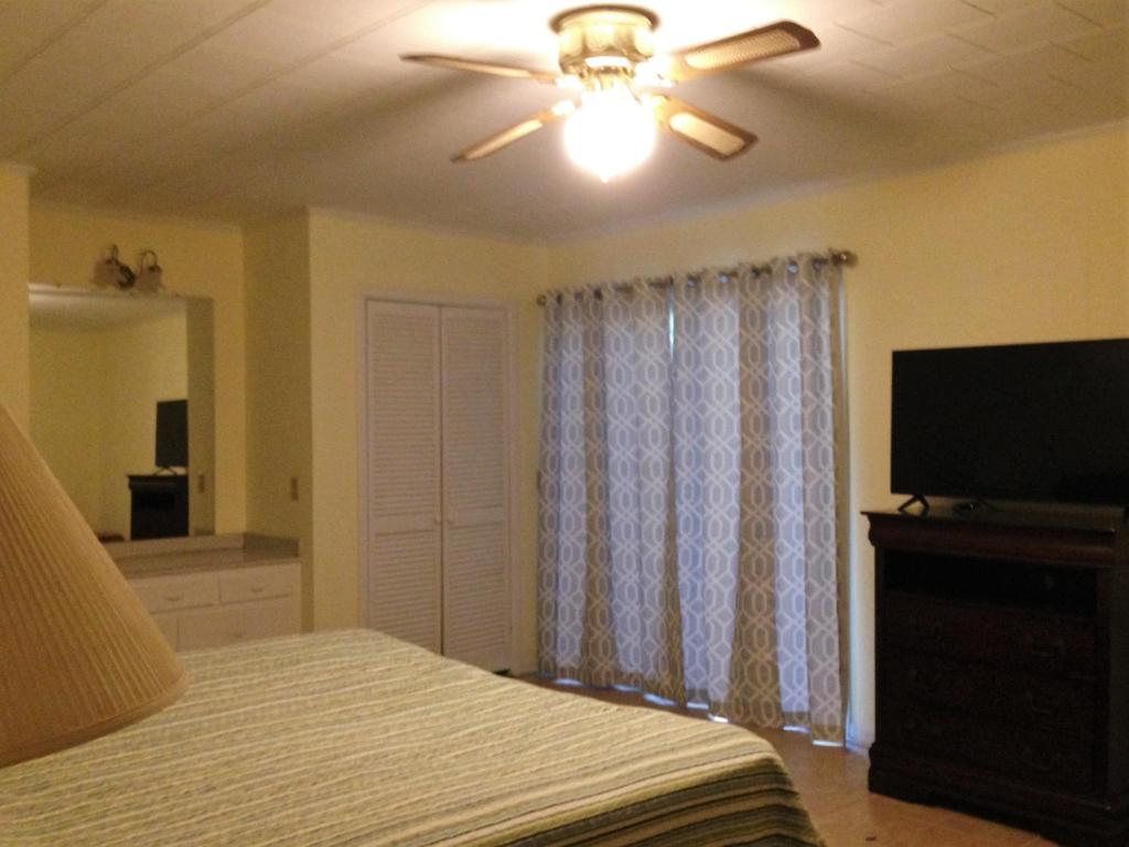 SEA COTTAGE APARTMENT by Jekyll Realty - image 4