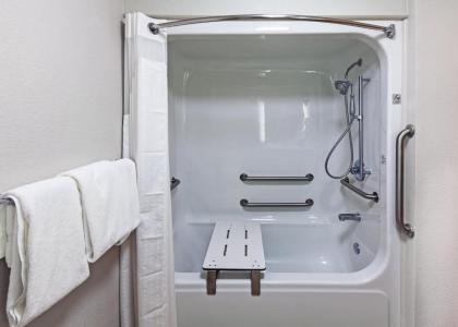 Holiday Inn Express Hotel and Suites Jenks an IHG Hotel - image 12