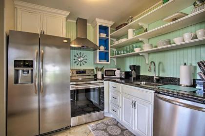 Jensen Beach Home with Hot Tub and Beachfront Tiki Hut - image 15