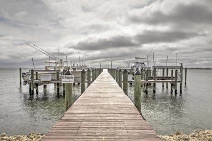 Sand Dollar Island Home - Walk to Beach and Pool! - image 12