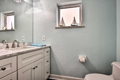 Beautifully Decorated Nettles Island Beach House - image 11
