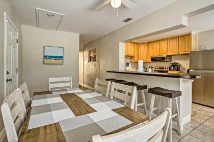 Pet-Friendly Jensen Beach Home Walk to Beach - image 2