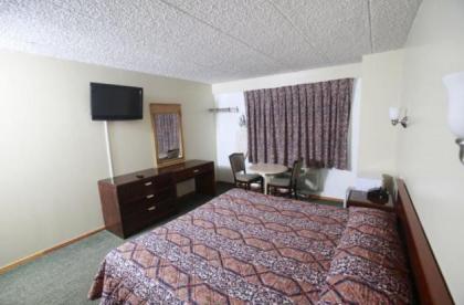 Meadowbrook Motor Lodge - image 13