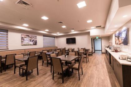 Best Western Sawtooth Inn and Suites - image 10