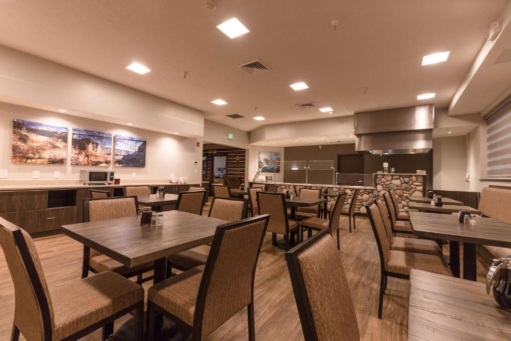 Best Western Sawtooth Inn and Suites - image 2