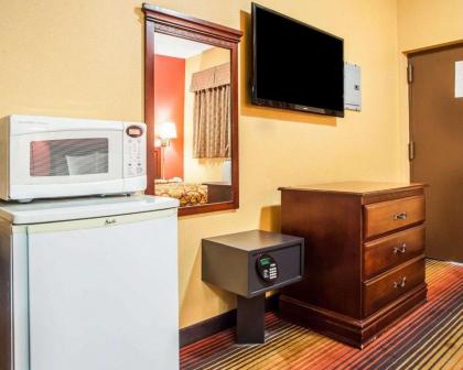 Rodeway Inn Jersey City near Hoboken - image 21