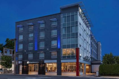 Holiday Inn Express  Suites   Jersey City   Holland tunnel an IHG Hotel