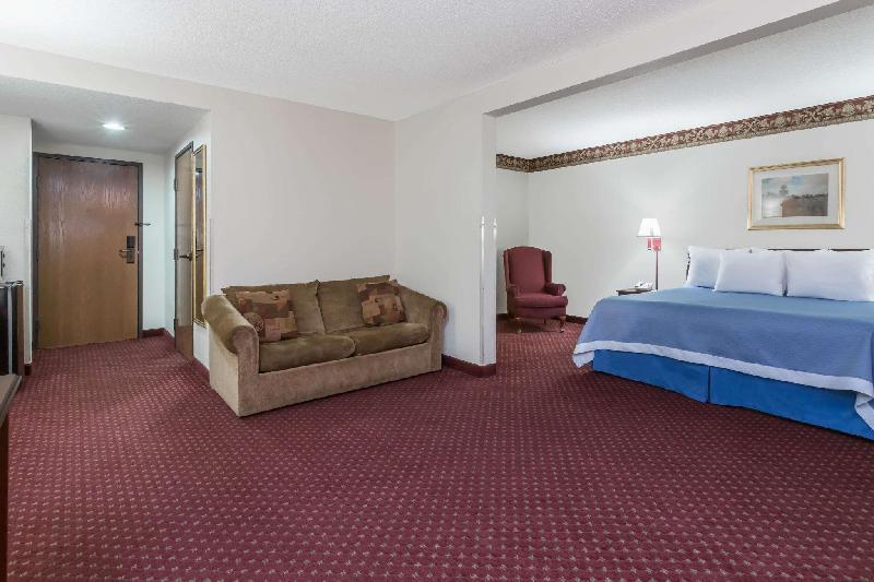 Days Inn by Wyndham Jesup - image 3