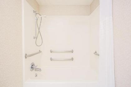 Baymont by Wyndham Jesup - image 11