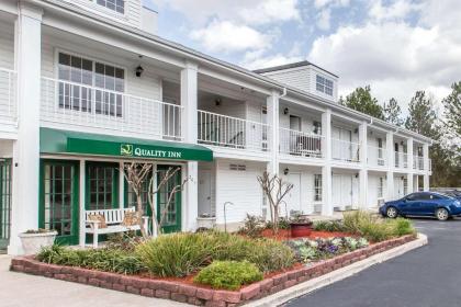 Quality Inn - image 5