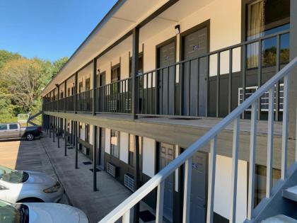 Regency Inn Jewett - image 3
