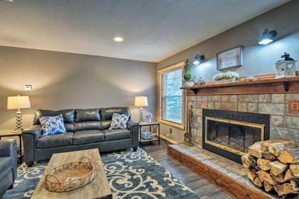 All Season Big Bear Lake House Walk to Beach