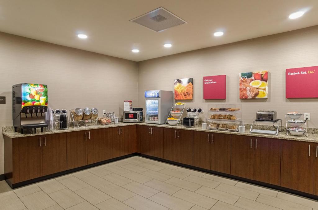 Comfort Suites Loveland - image 7
