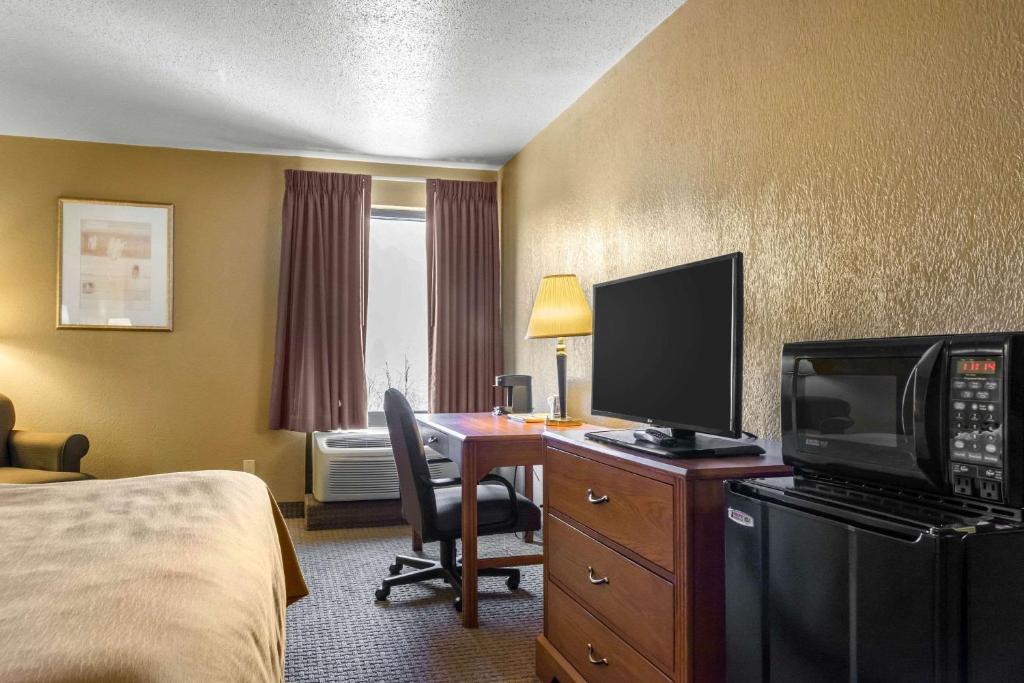 Quality Inn & Suites Johnstown - image 4